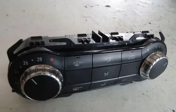 Mercedes-Benz A W176 Climate control unit A2469000515