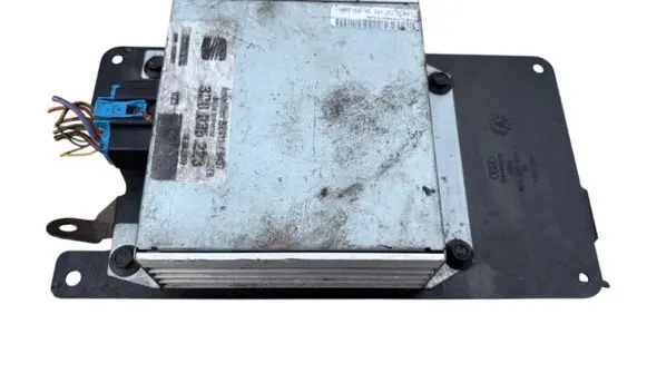 Audi A4 S4 B6 8E 8H Sound amplifier 3R035223