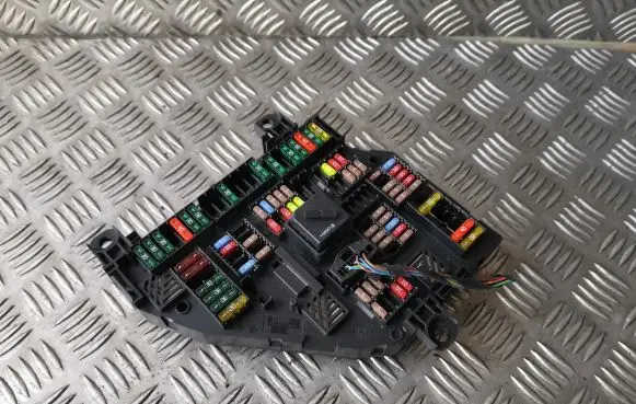 BMW 5 F10 F11 Fuse module 9264923 926492302