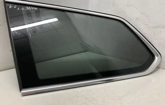 Volkswagen PASSAT B8 Rear side window 3G9845297