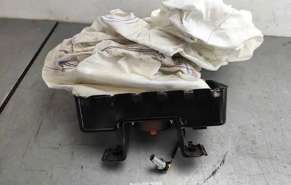 Ram 1500 DT Passenger airbag 68446213AC