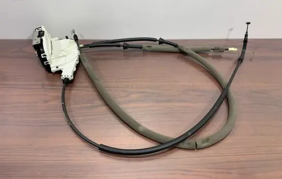 Chrysler Pacifica Front door lock P04589916AF 3034513