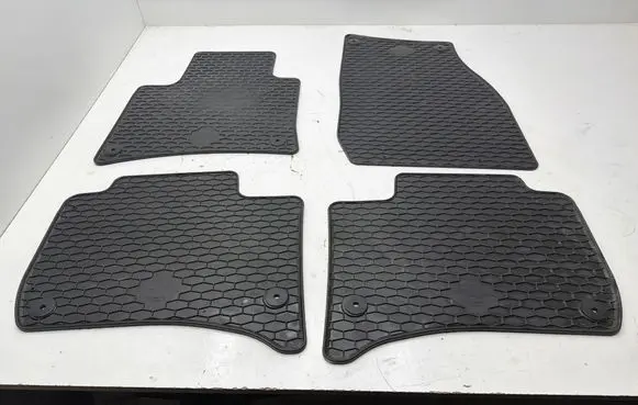 Volkswagen Touareg II Car floor mat set 