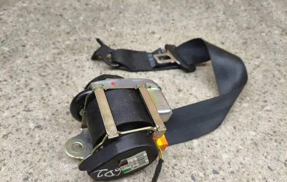 Volvo XC90 Third row seat belt 630015800