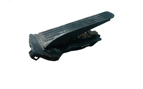 Accelerator throttle pedal