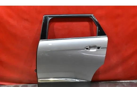 Peugeot 5008 Rear door 