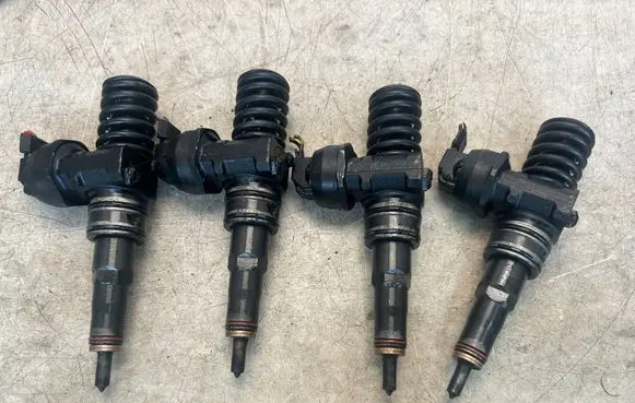 Skoda Roomster (5J) Fuel injectors set 0414720215 038130073AG