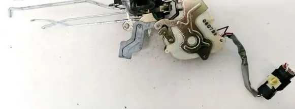 KIA Sorento Front door lock