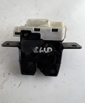 Renault Clio III Tailgate/trunk/boot lock/catch/latch 82000762401 8200076240