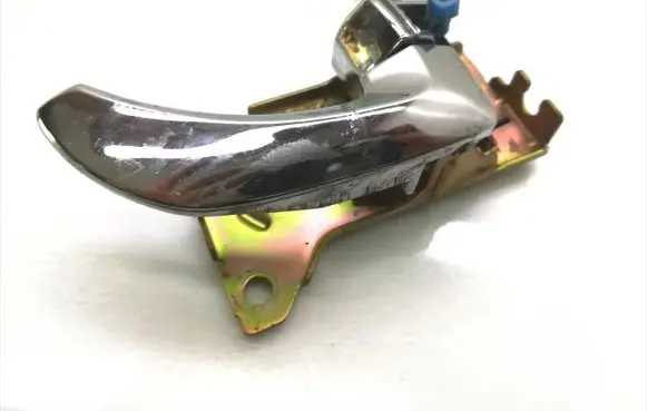 KIA Sorento Front door interior handle D102