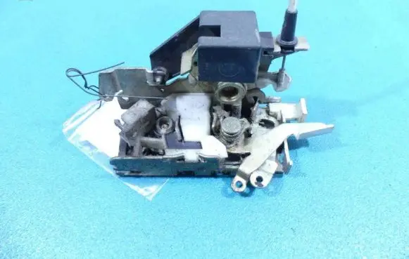 Volkswagen II LT Front door lock IMPRK910289