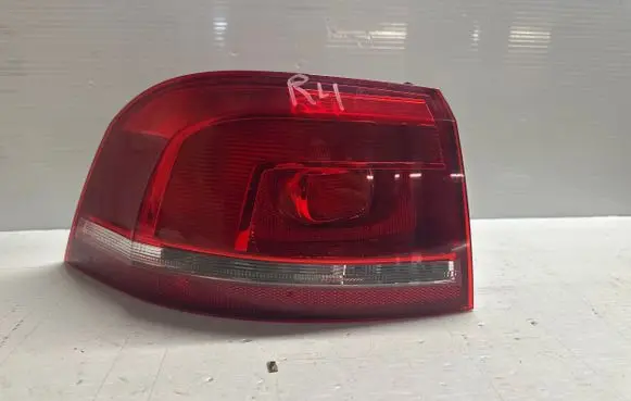 Volkswagen PASSAT B7 Rear/tail lights 3AF945095C 605001