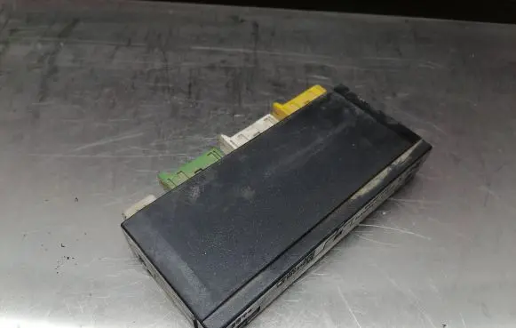 BMW 5 E34 Comfort/convenience module 8368571 61358368571