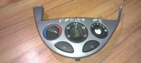 Ford Focus Climate control unit 98ab18c419af 98ab-18c419-af