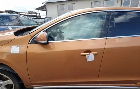Volvo V60 Front door