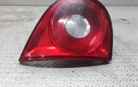 Volkswagen Golf V Tailgate rear/tail lights 1K6945093F