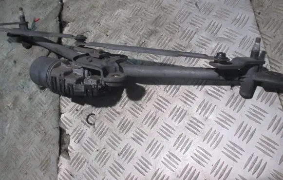 Ford Mondeo Mk III Front wiper linkage and motor 1S7117508AD 040428 0390941702