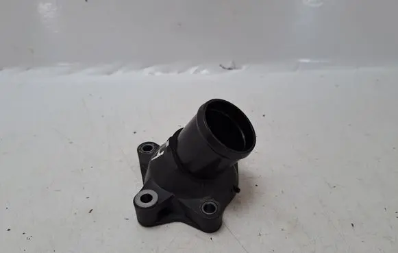 Toyota Avensis T270 Thermostat housing 163210R020