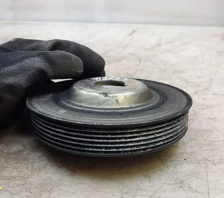 Peugeot 508 Crankshaft pulley 9684789580