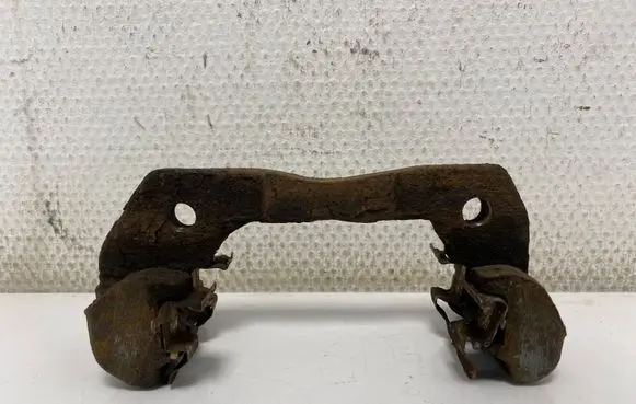 Toyota Yaris Front Brake Caliper Pad/Carrier 