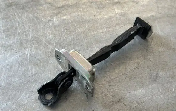 Renault Kadjar Front door check strap stopper