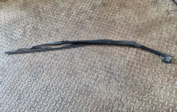 Dodge Charger Windshield/front glass wiper blade 