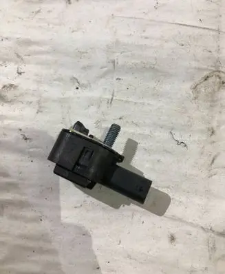 BMW X5 F15 Airbag deployment crash/impact sensor 9224178 140114 00375
