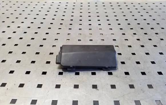 Volvo XC70 Fuse box cover 30659094