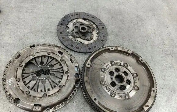 Volkswagen Touran I Dual mass flywheel 