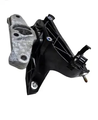 Citroen Berlingo Engine mounting bracket