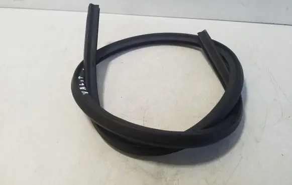Volvo XC90 Engine compartment rubber