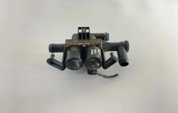 BMW 5 F10 F11 Coolant heater control valve 6411911916404