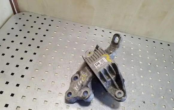 Opel Astra J Gearbox mount 13248546