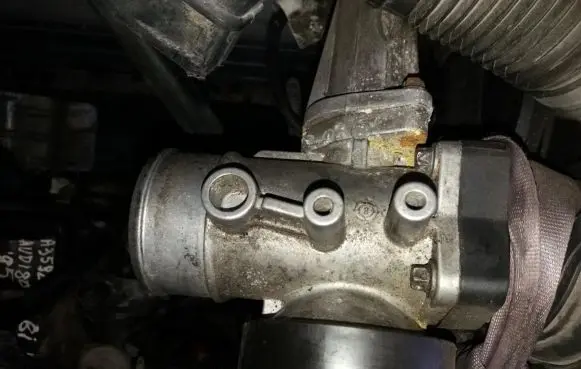 Mercedes-Benz A W168 EGR valve 6680900154 A6680900154