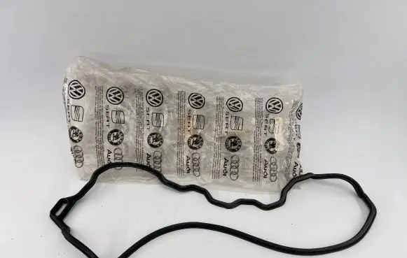 Audi 100 S4 C4 Rocker cam cover 046103483A 31072008 111051A