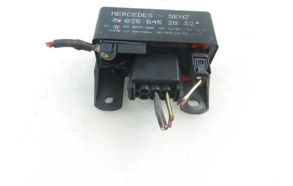 Mercedes-Benz A W168 Glow plug pre-heat relay 0255452832