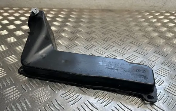 Mercedes-Benz C W206 Dash center speaker trim cover Y0011306