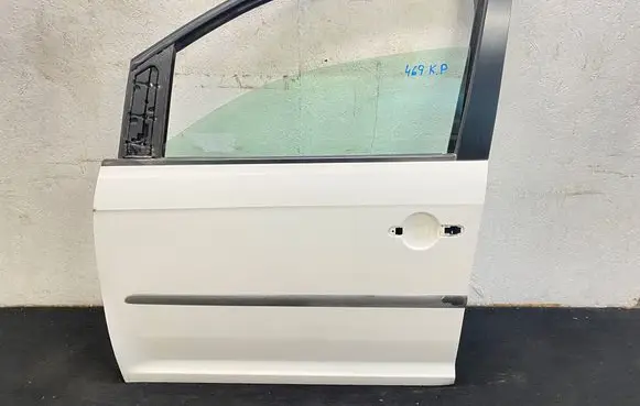 Volkswagen Caddy Front door 2K5831311