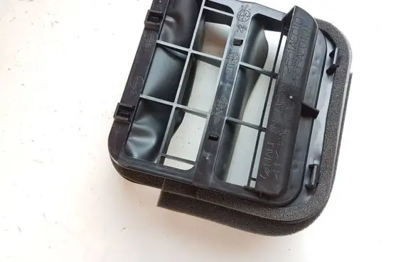 Subaru Crosstrek III Quarter panel pressure vent 72651AE010 72653AE010
