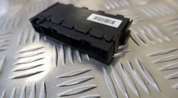 Lexus CT 200H Fuse module 8264171010