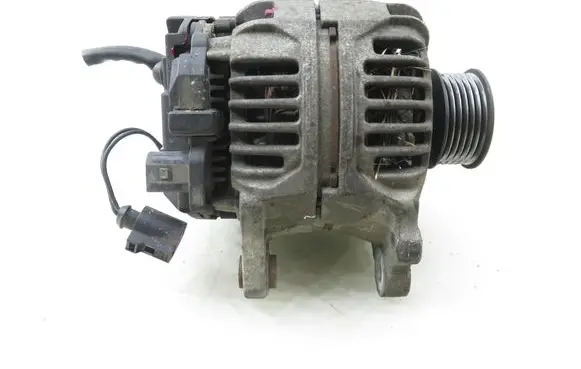 Volkswagen Golf IV Generator/alternator 0124325003 028903028D