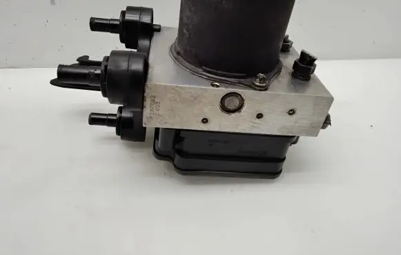 Mercedes-Benz E W212 ABS Pump A2124310148