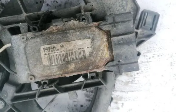 Ford Focus Coolant fan relay 1137328148