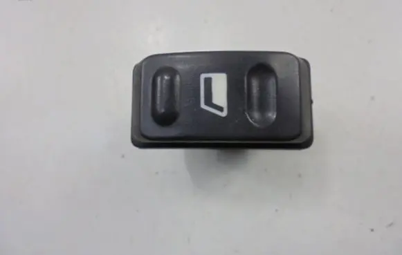 Citroen Xsara Picasso Electric window control switch 22681