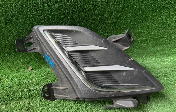 Ford Focus Front bumper lower grill JX7B79952A1