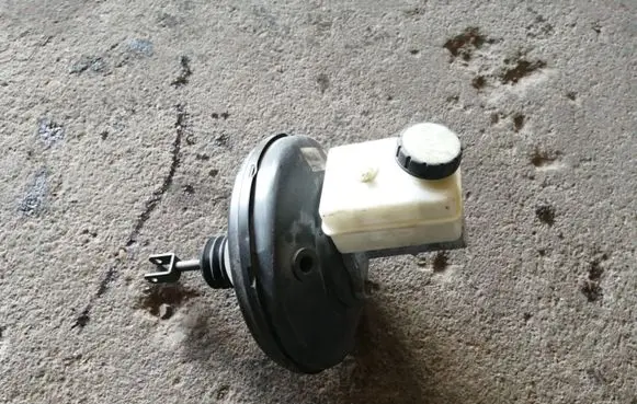 Mercedes-Benz B W245 Brake booster A1694300230