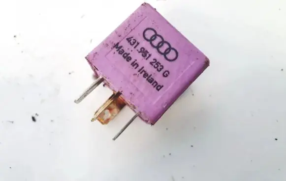 Volkswagen PASSAT B5 Other relay 899516000 431951253g