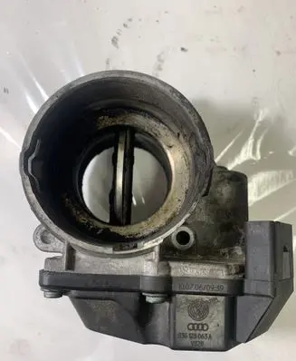 Volkswagen Golf Plus Throttle valve 03G128063A A2C53085612