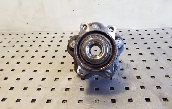 Nissan Qashqai Rear wheel hub