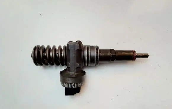 Skoda Octavia Mk2 (1Z) Fuel injector 038130073AG